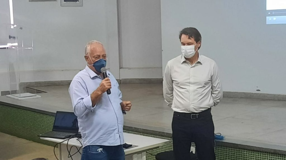 Prefeito acompanha prestação de contas da Saneago