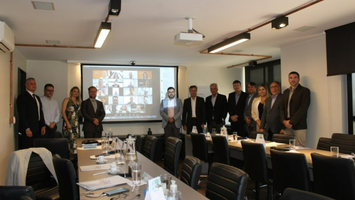 Presidente da AMAE/RIO VERDE participa de reunião da Diretoria da ABAR