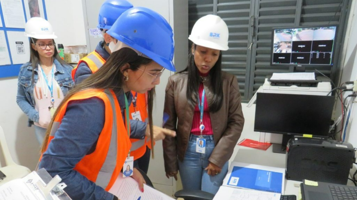 Equipe de fiscalização da AMAE realiza vistoria na ETE-Sapo