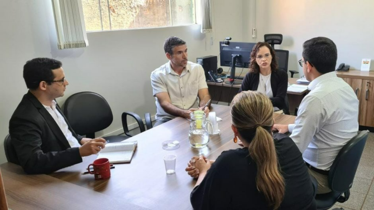 AMAE recebe representantes da AGR