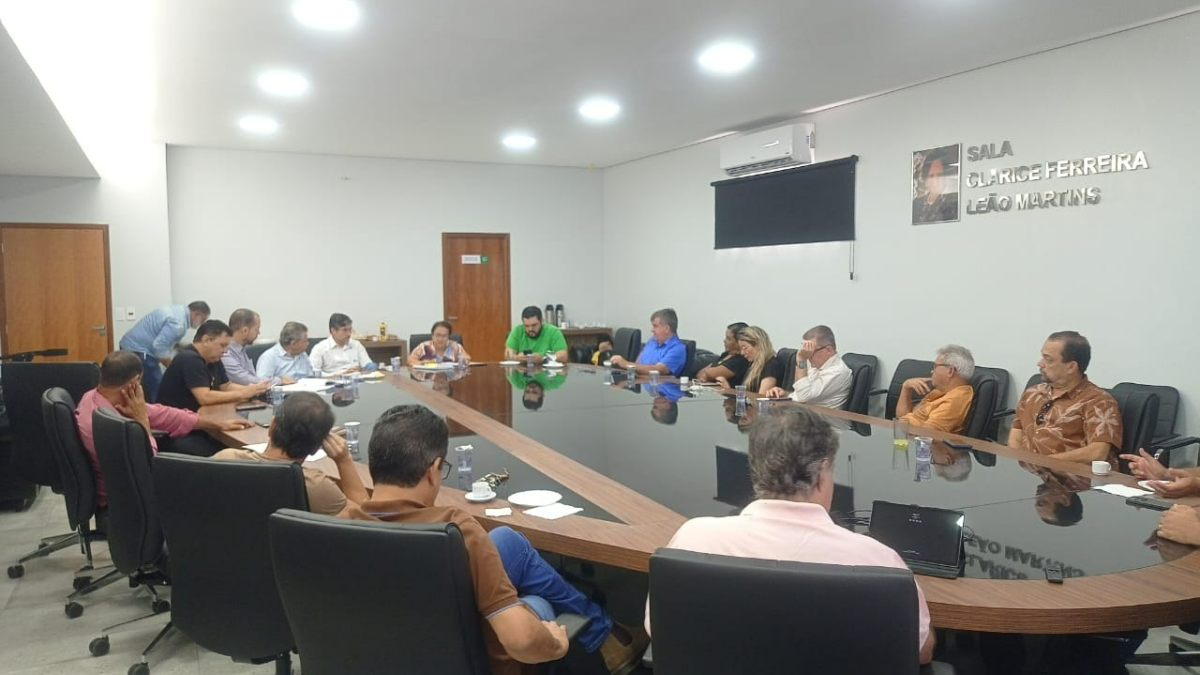 AMAE participa da apresentação dos projetos de lei do executivo para a sessão de dezembro