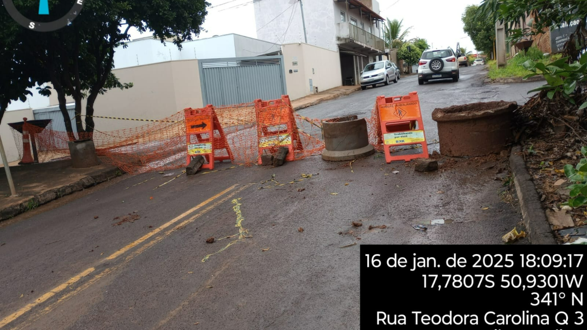 Trechos da Rua Teodora Carolina são interditados para obras de esgoto