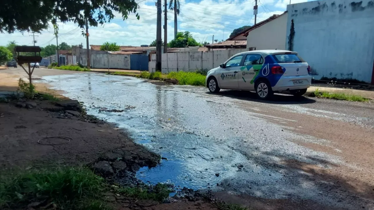 AMAE apura denúncia de extravasamento de esgoto no bairro Santo Agostinho