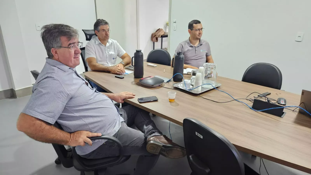 AMAE acompanha reunião sobre cofaturamento da Taxa de Manejo de Resíduos Sólidos Urbanos