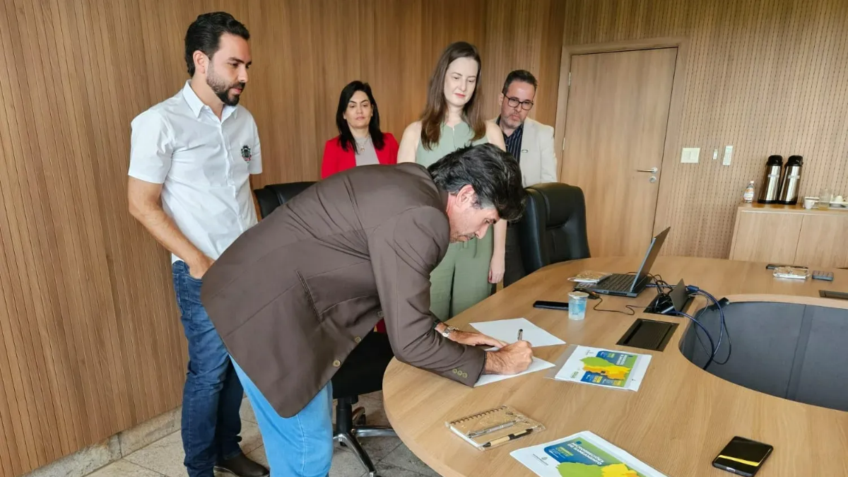 AMAE e AGR firmam convênio para regulação conjunta dos serviços de Abastecimento Público e Esgotamento Sanitário da Microrregião de Saneamento Básico - Oeste