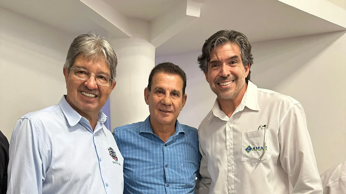 Presidente da AMAE prestigia inauguração de novas salas no IF Goiano